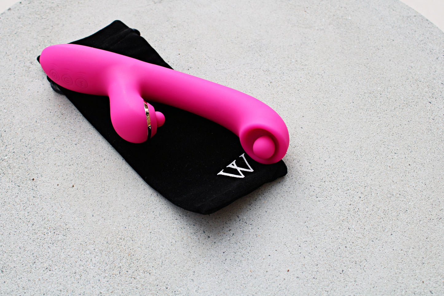 Aria – The Vibrating Balls Massager